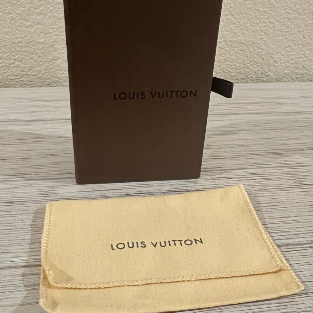 LOUIS VUITTON Beige Dust Pouch with Brown Branded Box Set